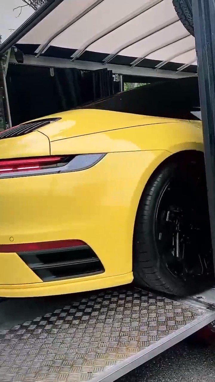 保时捷992全新一代911，尾灯是聘请了奥迪设计师吗？