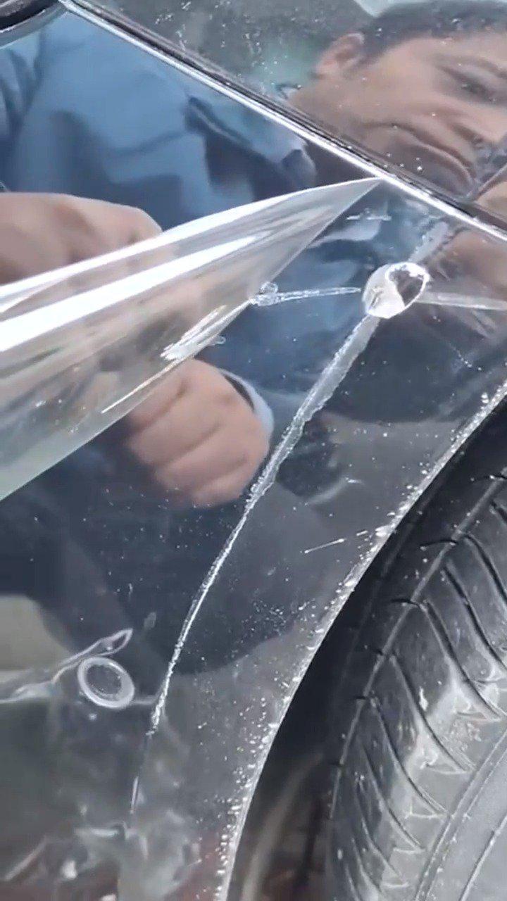 幸亏贴了车衣，车漆一点损伤都没有，真是太幸运了！