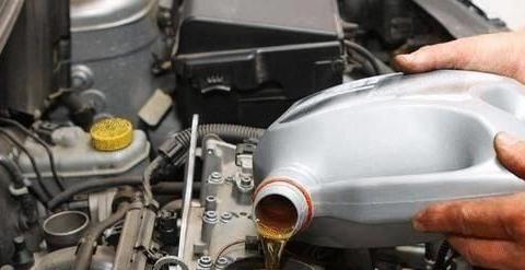 刹车油多长时间换一次?修车师傅：碰到这3种情况要及时更换