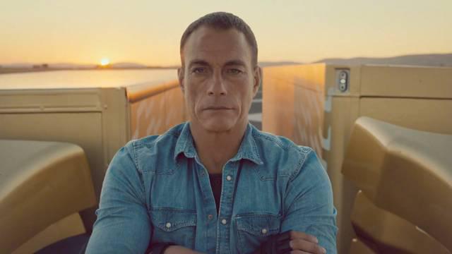 超经典的沃尔沃卡车广告，这是我印象最深刻的劈叉了！