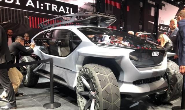 奥迪概念越野来袭,专为电影设计,球体车轮很前卫,座椅亮了