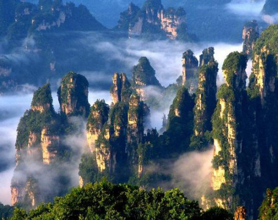 世界市区gdp_最受争议的世界一线城市:面积是深圳的1/7,GDP也仅深圳的1/4!(2)