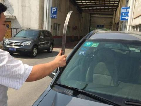 出事故报保险,这句话一定忍住别说,车险员听到就乐又套路一个