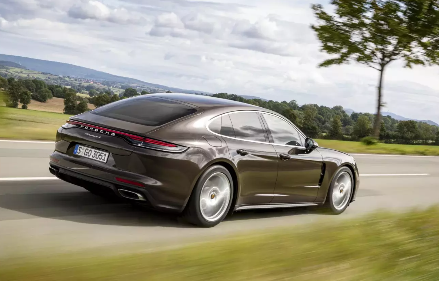 2021款panamera旅行车,panamera2021款 搭载双涡轮v8,内饰更科技,保时捷2021款帕拉梅拉前瞻