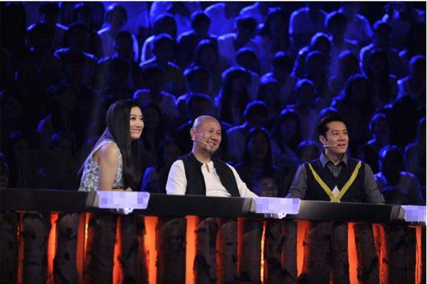 39岁玲花和60岁腾格尔的“二人关系”曝光,网友:这隐藏得太深了 39岁玲花和60岁腾格尔的“二人关系”曝光,网友:这隐藏得太深了