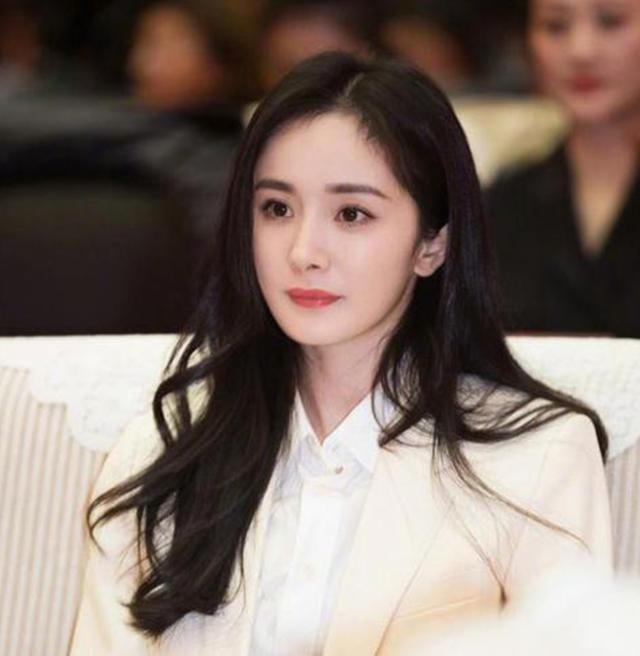 杨幂大学宿舍4人走红了3人,杨幂:不是不想带她,实在是带不动