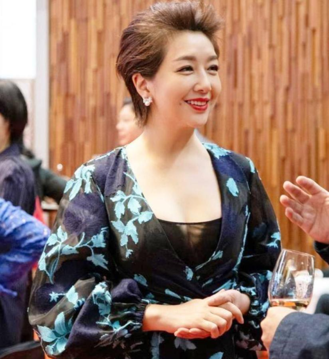 揭秘53岁江珊经历的五段情史，每一段都十分精彩