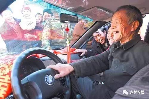 春节将至！农民工开始返乡，但是老人建议农民不要买车，咋回事呢