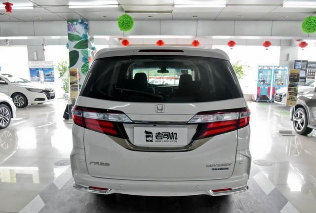 油耗表现堪比普通轿车,7座空间还是日系品质,带你看本田奥德赛
