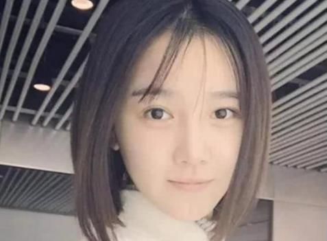 陈小纭称上学收情书到手软本以为是吹牛看到学生照瞬间心动
