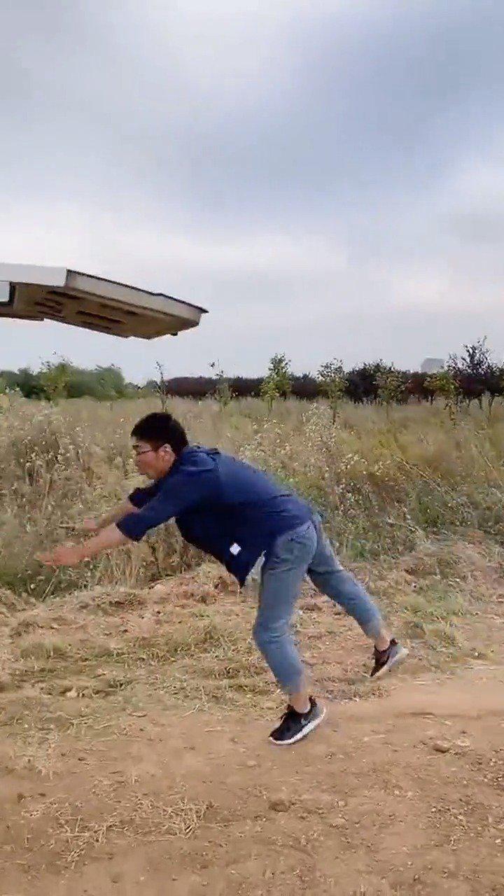 大哥，我就是从网上学的关门，没想到车门这么脆弱！