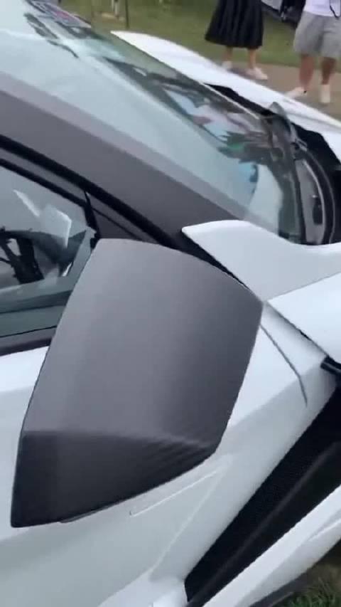 一个大灯就是一辆劳斯劳斯，车展只要有它在，其他车都是弟弟！