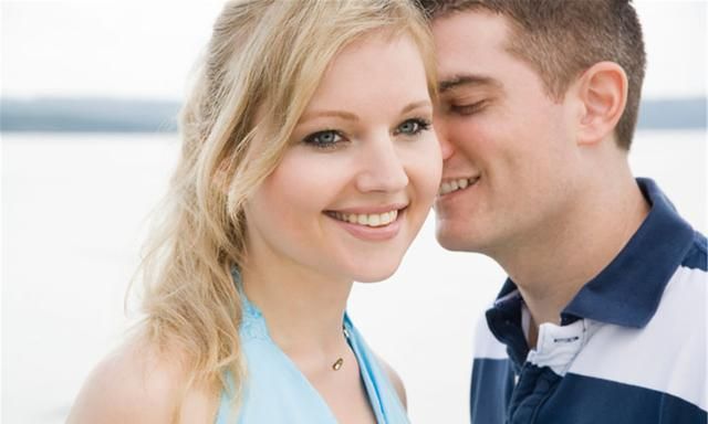 爱你的男人,会尊重你的意见,绝对不会强求你做什么,因为他害怕失去你.