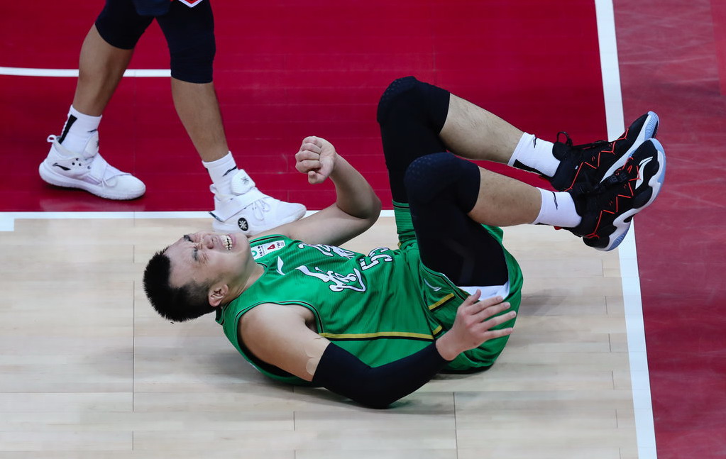 执教水平高下立判！杨鸣率单外援辽篮惜败，郭士强3外援不敌上海