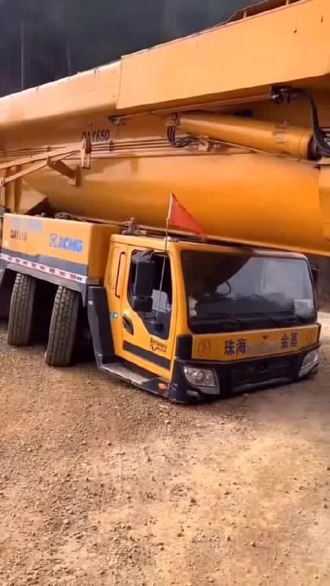 听说跑车底盘都很低，今天终于见识到了，真是太强了！