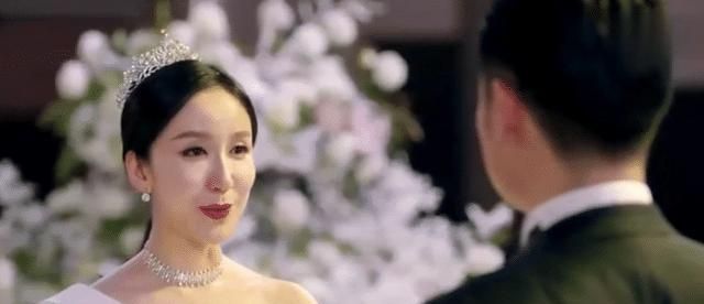 爱情公寓5曾小贤胡一菲和吕子乔接吻本以为不会真吻