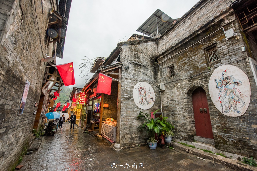 桂林旅行品特色美食，美味的啤酒鱼和田螺酿你都吃过吗？