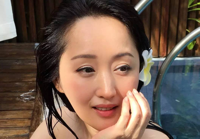 49岁杨钰莹近照曝光,皮肤白皙宛如少女,为何一直不结婚? 49岁杨钰莹近照曝光,皮肤白皙宛如少女,为何一直不结婚?