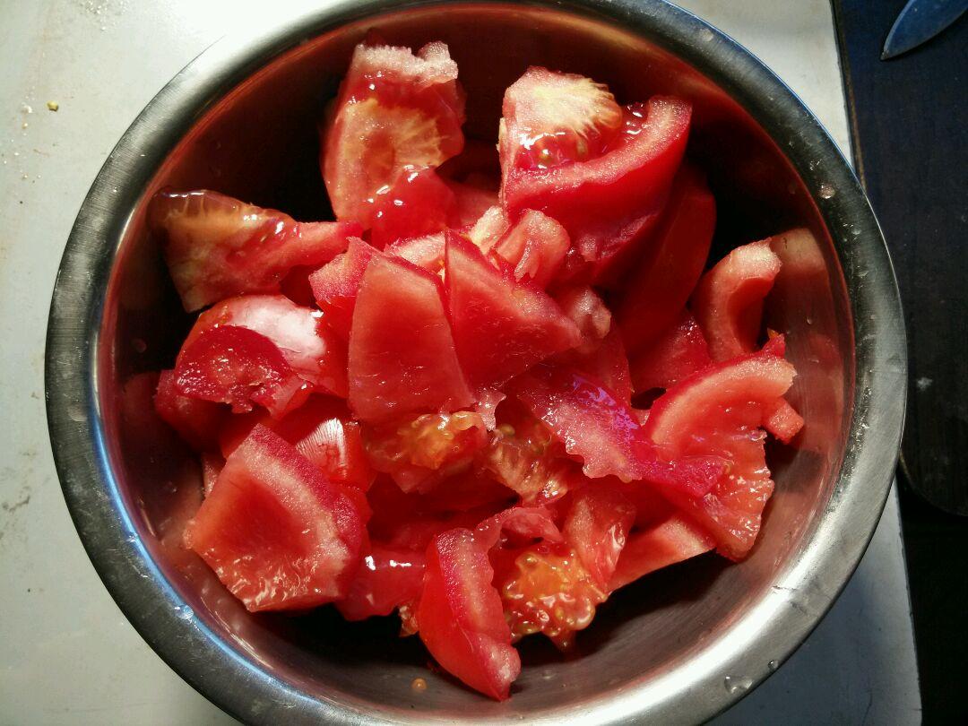 教你营养好吃的番茄煎蛋菠菜面，美味解馋，让你快活地享受美食
