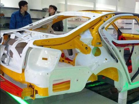 再强调一下，车辆的强度和安全性，绝对不是由钢板的薄厚所决定