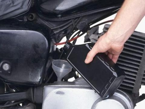 变速箱油还用换?修车工：超过这个数,就准备花大笔钱吧