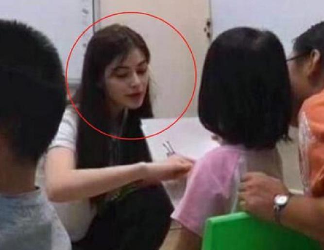 5岁男孩扯断幼师金项链,家长却只道歉不赔偿,网友称做得对休闲区蓝鸢梦想 - Www.slyday.coM 5岁男孩扯断幼师金项链,家长却只道歉不赔偿,网友称做得对休闲区蓝鸢梦想 - Www.slyday.coM