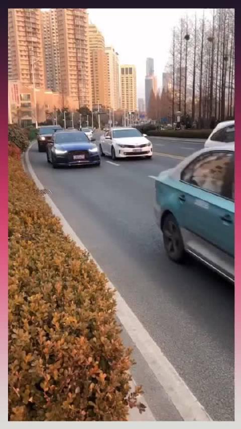 地表最强旅行车黄昏下躁动的RS6这外观和声浪也太香了吧