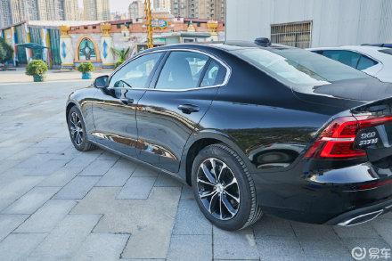 丰田买早了！新车轴距2872mm，落地20万出头，配2.0T250马力8AT