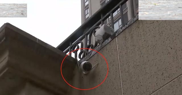 因没同意邻居使用露台,女业主卧室外被装监控,还半夜不定时报警