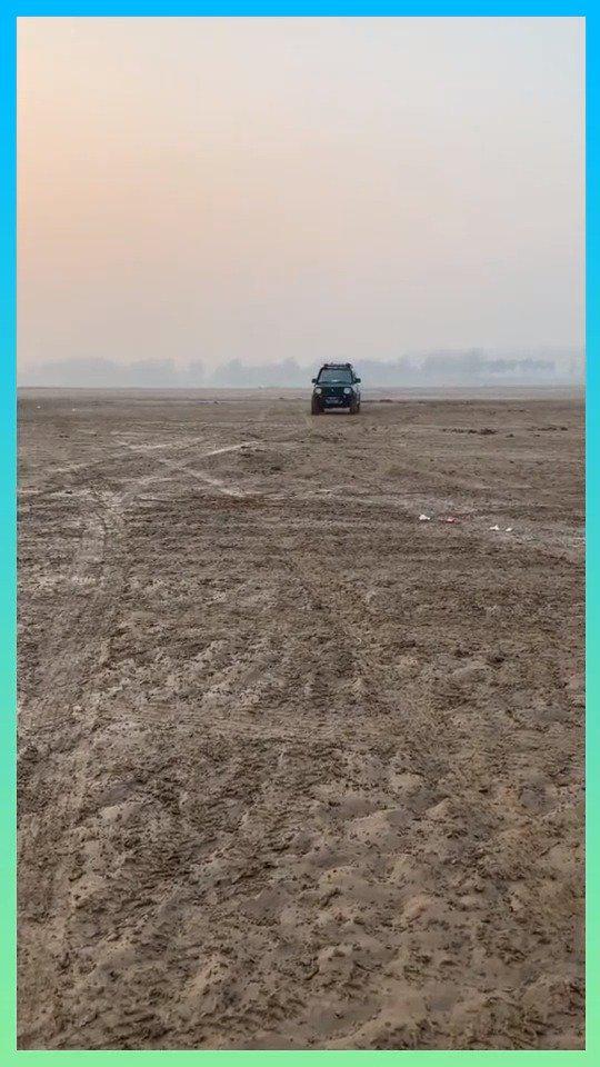 吉姆尼越野涉水实拍，车小动力大四驱性能真不错