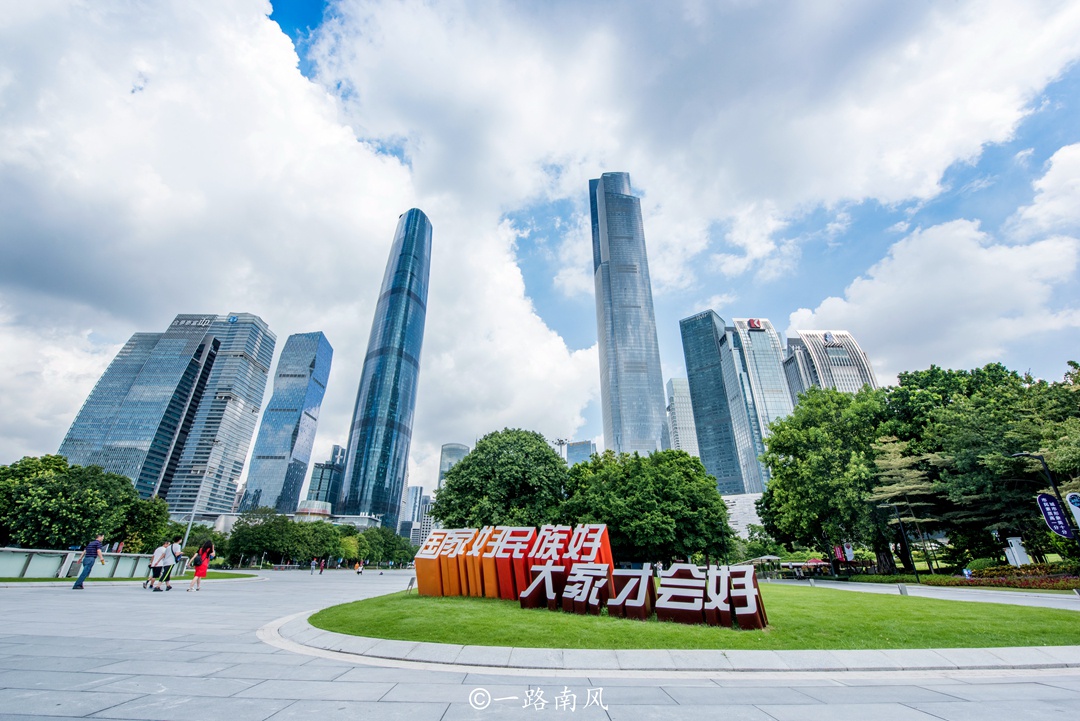 广州的北京路藏着多个朝代的地基，花城广场是大湾区CBD