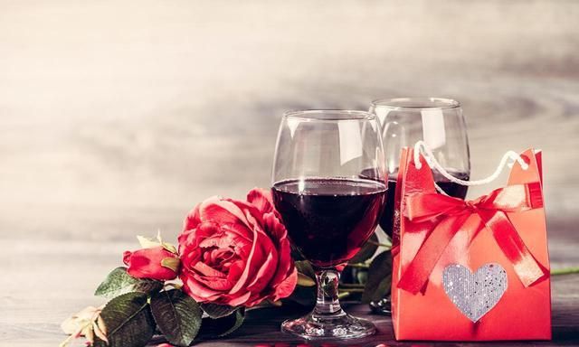 情人节与葡萄酒,唯爱与葡萄酒不可辜负!葡萄酒与情人节更搭配