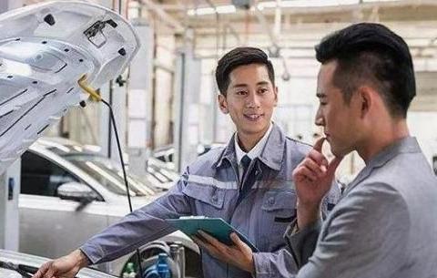 原车防冻液可以用多长时间?修车师傅：说这一次,别等爆缸再后悔