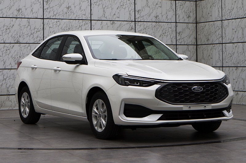 配图为新款福睿斯燃油版申报图