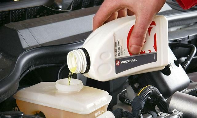 汽车跑到7万公里时,记得换掉这5个零件,生命第一