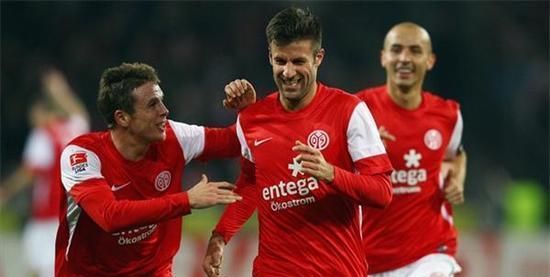 ES德国足球甲级联赛PN：曼联计划在冬窗开启前与梅努以及齐尔克泽谈判