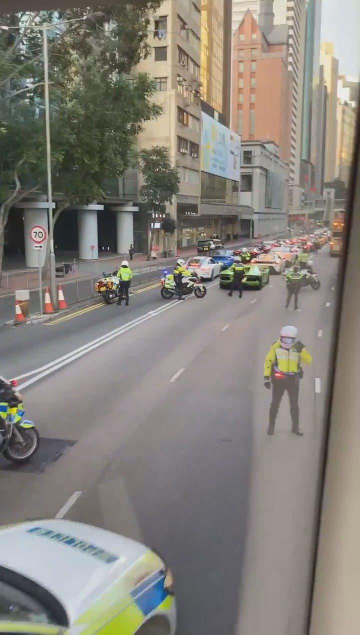 今天上午，阿Sir在湾仔查车……
