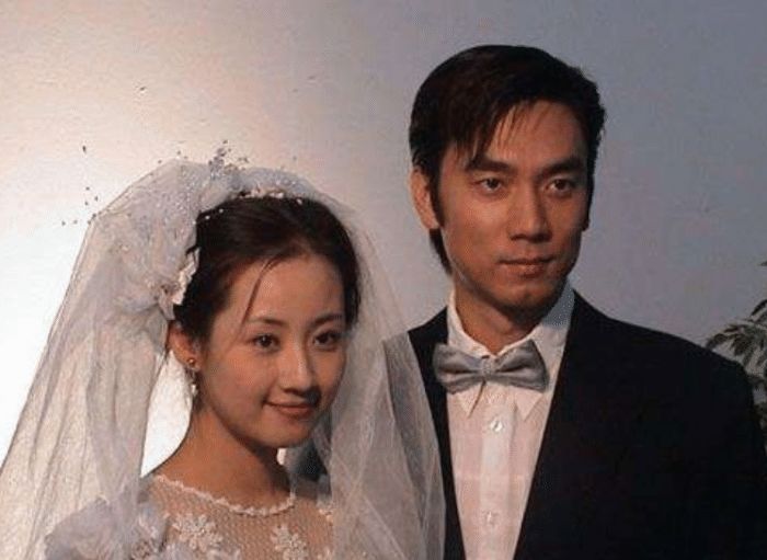 靠第一任老婆走红靠第二任老婆发家致富今48岁成亿万富翁