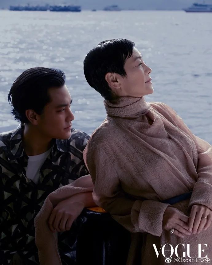 9岁被绑架情定梁洛施，敢和刘嘉玲勾肩搭背，这个星二代不简单