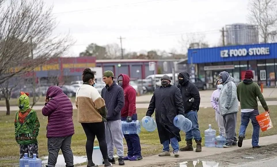 拜登批准得州进入重大灾难状态!致命寒潮下,近1500万人断水,电价飙升200倍,有人收到7000美元电费账单休闲区蓝鸢梦想 - Www.slyday.coM 拜登批准得州进入重大灾难状态!致命寒潮下,近1500万人断水,电价飙升200倍,有人收到7000美元电费账单休闲区蓝鸢梦想 - Www.slyday.coM