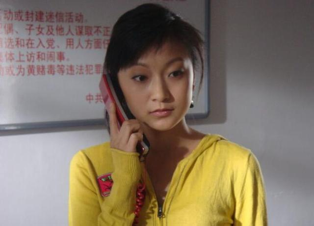 赵本山力捧的美女,被曝隐婚生有一女,如今34岁廋得让人担心 赵本山力捧的美女,被曝隐婚生有一女,如今34岁廋得让人担心