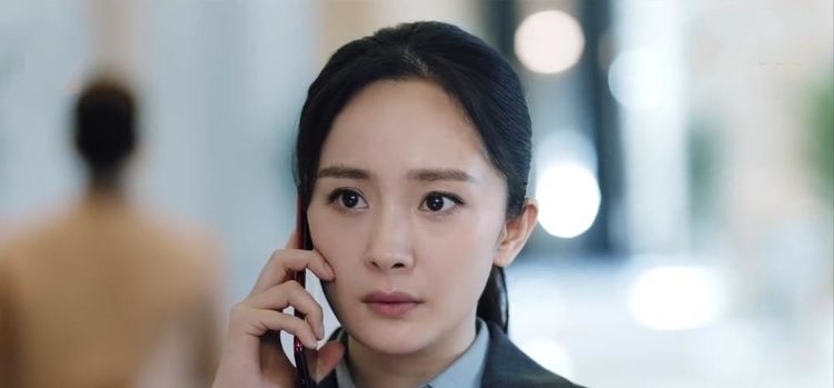 杨幂新剧《暴风眼》今日首播,或成新年又一"高分剧"