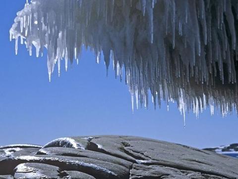 地球变暖或停止,新冰川期即将到来?科学家:人类面临...
