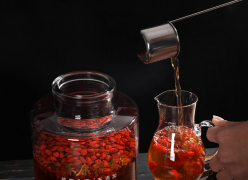 中药酒治疗麻木 药酒坛蛇咬人原因