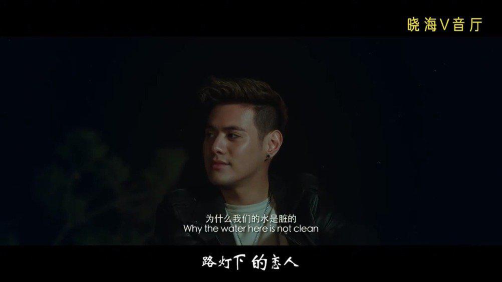 李行亮一曲情歌《回忆里的那个人》……