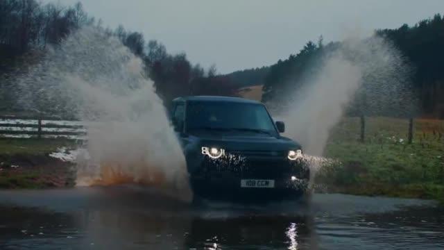 全新路虎卫士V8版本，那个“硬汉”又回来了...