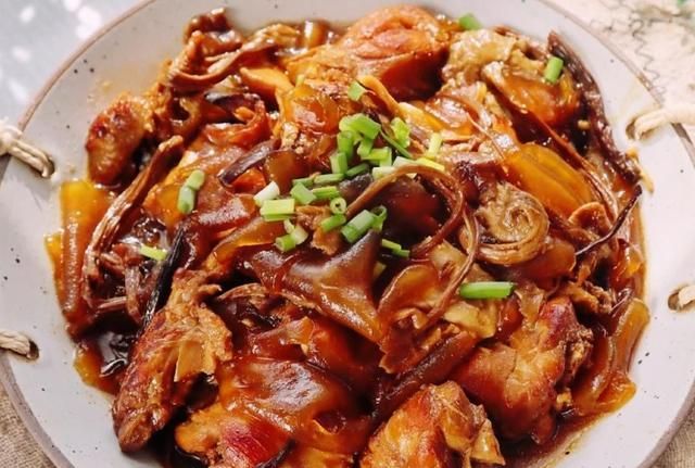 美食家常菜推荐：菠萝咕咾肉,菠萝蜜炒肉丝,茶树菇焖鸡