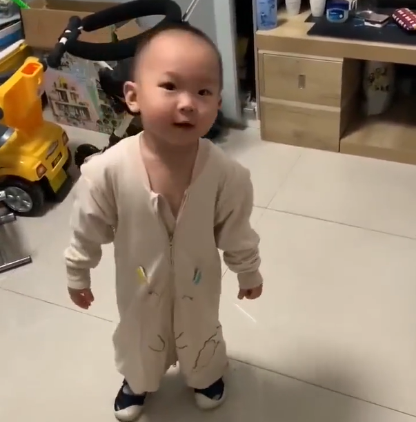 萌娃将普通话和天津话“切换自如”火了，网友：这就是中国式双语