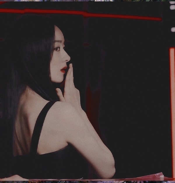 赵丽颖新预告颜值狂飙!换黑长直发型大变样,御姐眼神太狠不敢认休闲区蓝鸢梦想 - Www.slyday.coM 赵丽颖新预告颜值狂飙!换黑长直发型大变样,御姐眼神太狠不敢认休闲区蓝鸢梦想 - Www.slyday.coM