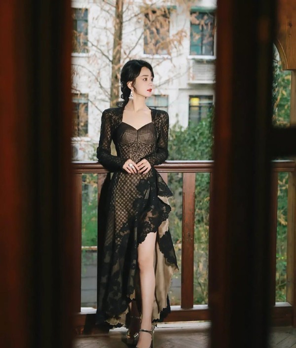 赵丽颖新预告颜值狂飙!换黑长直发型大变样,御姐眼神太狠不敢认休闲区蓝鸢梦想 - Www.slyday.coM 赵丽颖新预告颜值狂飙!换黑长直发型大变样,御姐眼神太狠不敢认休闲区蓝鸢梦想 - Www.slyday.coM